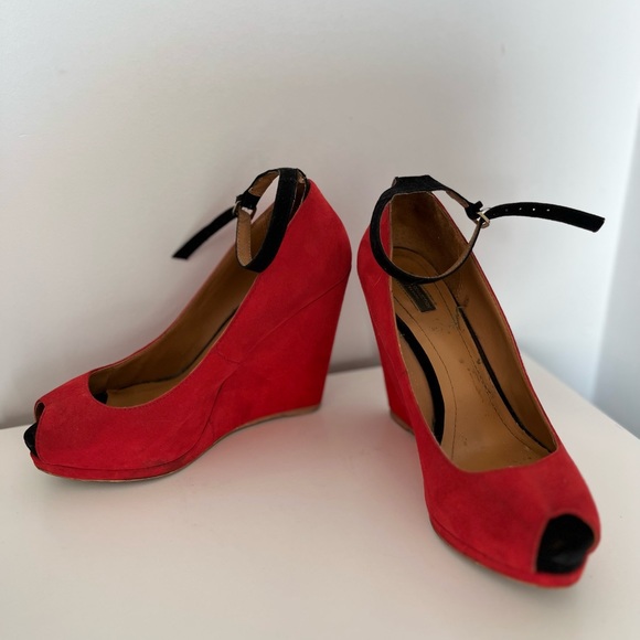 Red heels - Picture 1 of 3